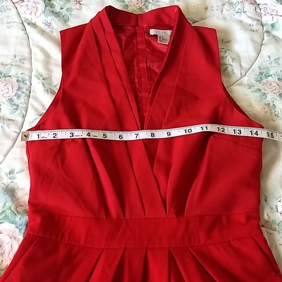 GUC H&M Festive Pencil Dress - Picture 7 of 9